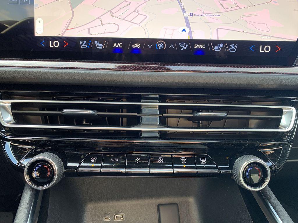 new 2026 Chevrolet Traverse car, priced at $57,561