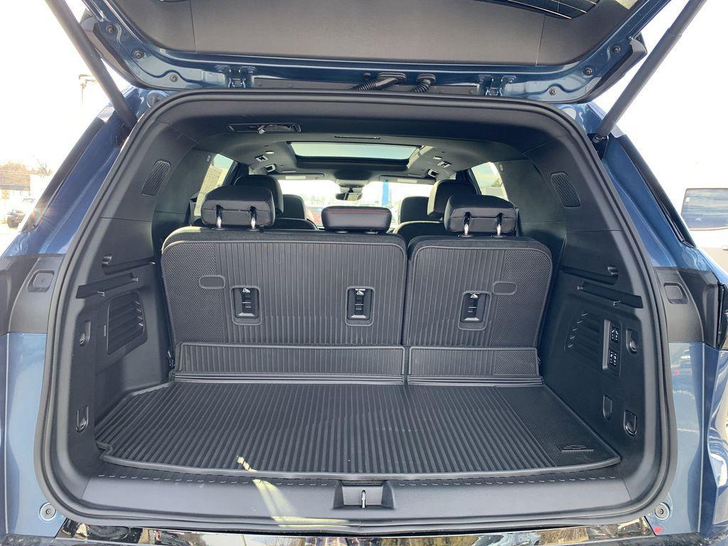 new 2026 Chevrolet Traverse car, priced at $57,561