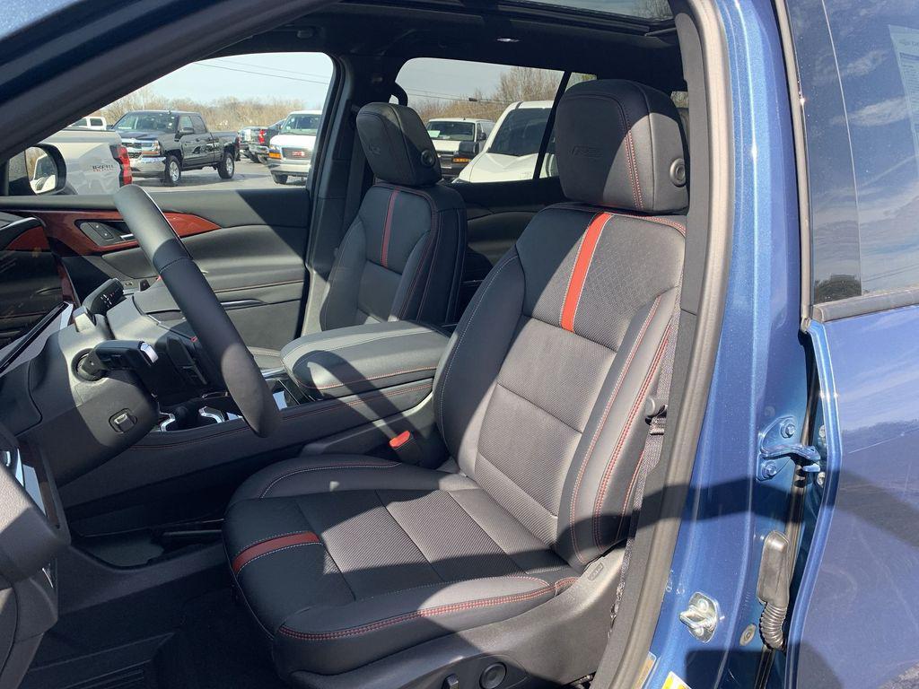 new 2026 Chevrolet Traverse car, priced at $57,561