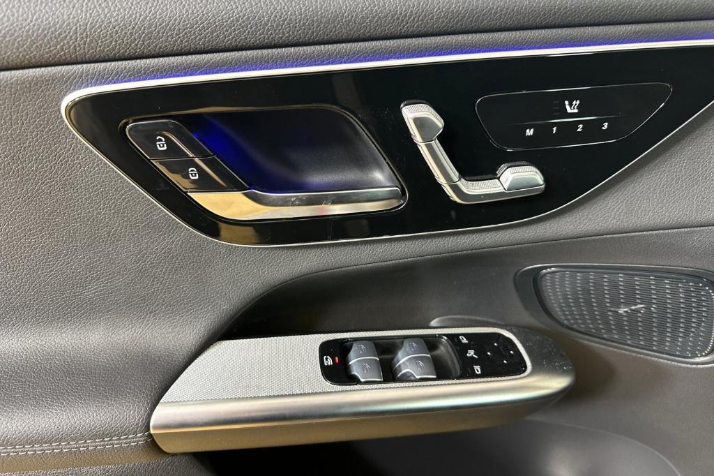 Mercedes-Benz GLC view 10