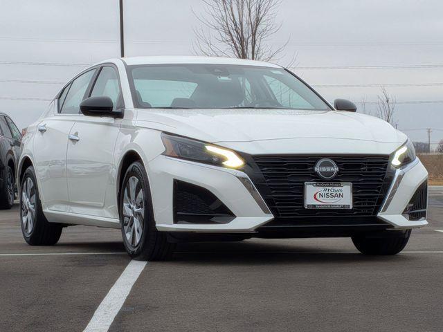 used 2025 Nissan Altima car