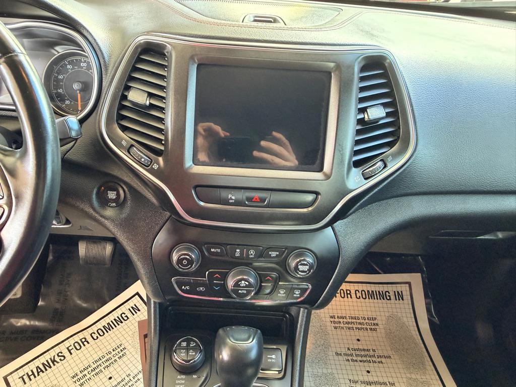 used 2019 Jeep Cherokee car, priced at $19,995