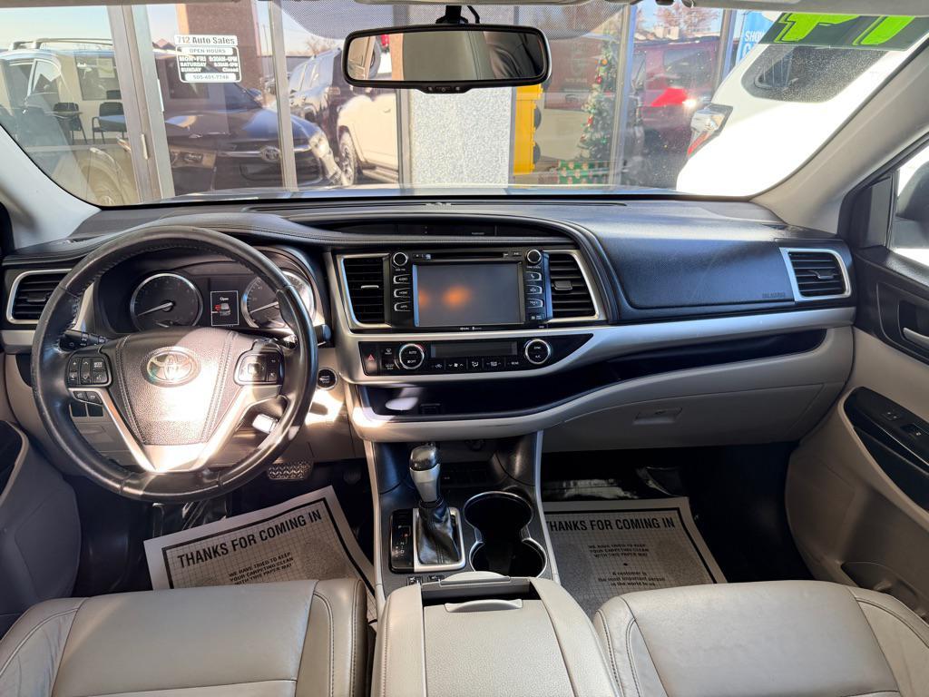 used 2014 Toyota Highlander car, priced at $12,995