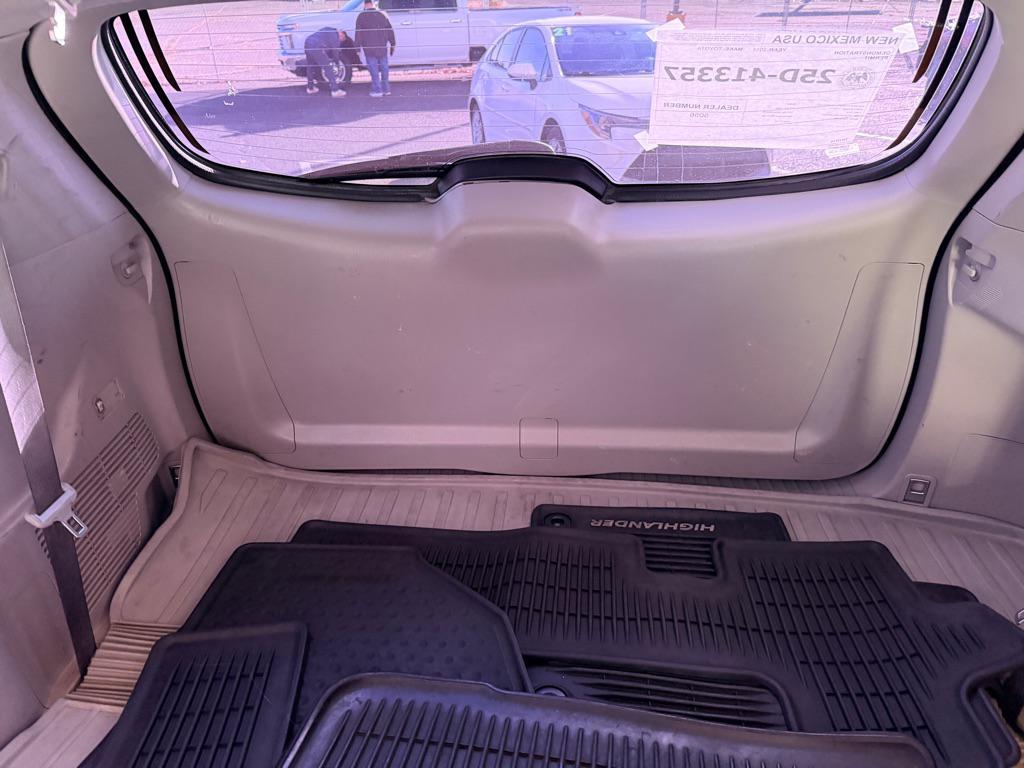 used 2014 Toyota Highlander car, priced at $12,995