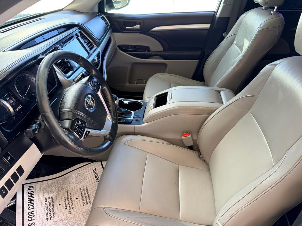 used 2014 Toyota Highlander car, priced at $12,995