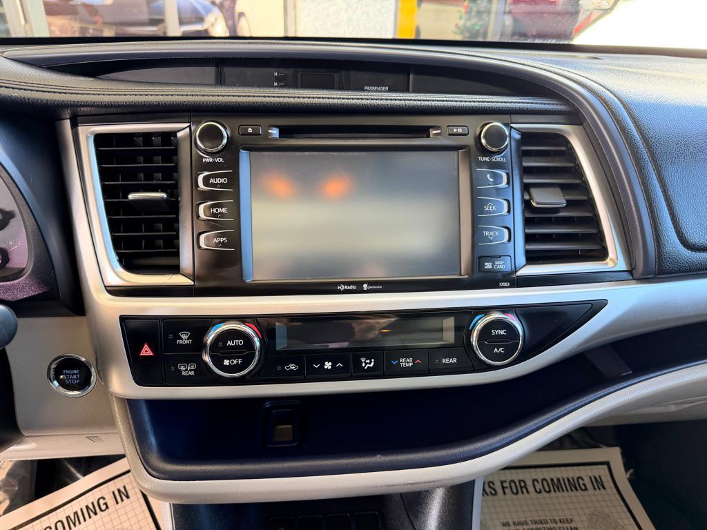 used 2014 Toyota Highlander car, priced at $12,995