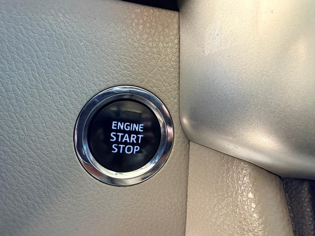 used 2014 Toyota Highlander car, priced at $12,995