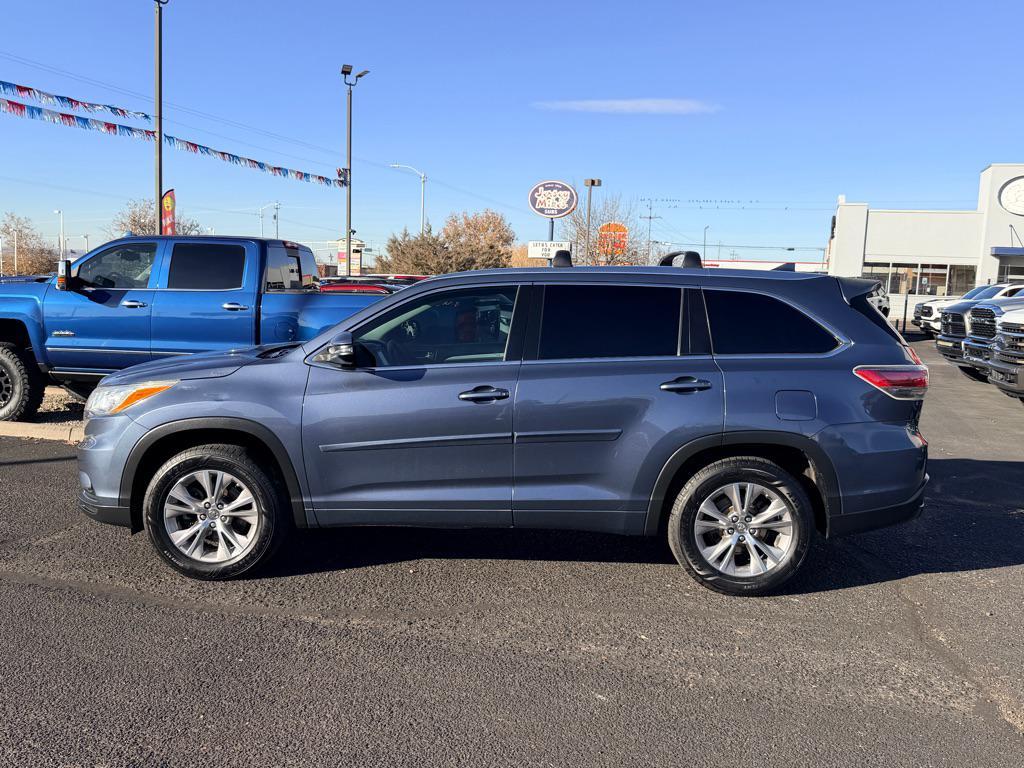 used 2014 Toyota Highlander car, priced at $12,995