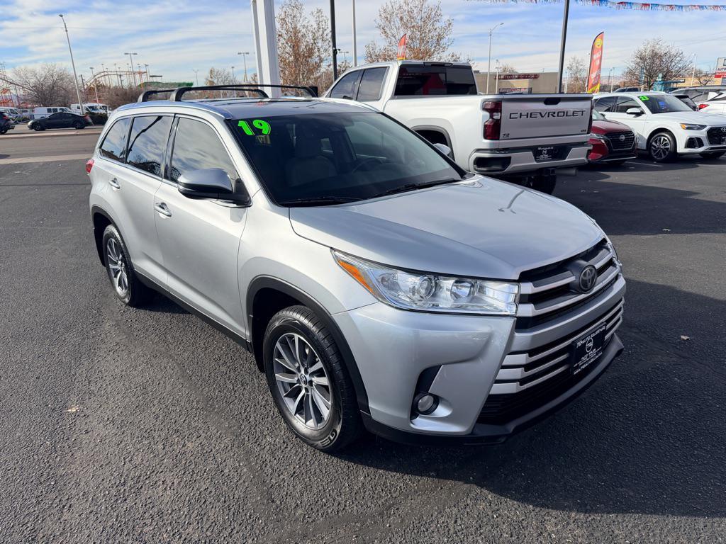 used 2019 Toyota Highlander car, priced at $24,995
