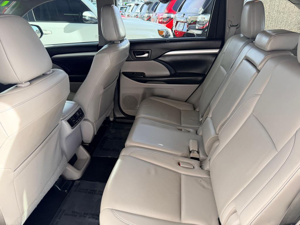 used 2019 Toyota Highlander car, priced at $24,995