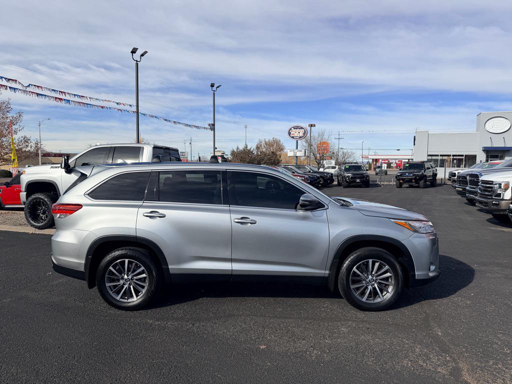 used 2019 Toyota Highlander car, priced at $24,995
