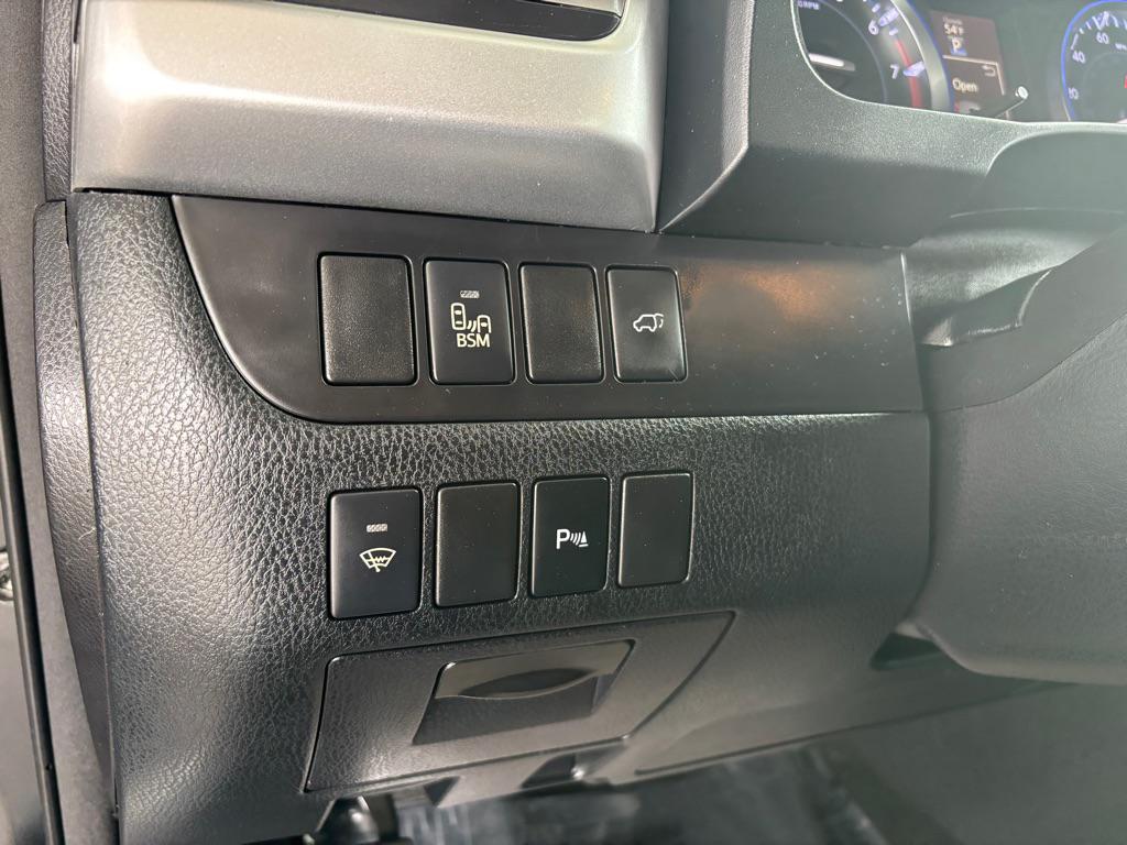 used 2014 Toyota Highlander car, priced at $16,995