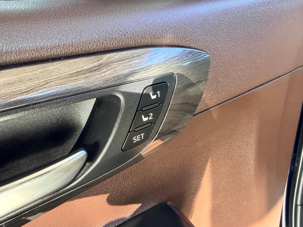 used 2022 Toyota Highlander car, priced at $31,995