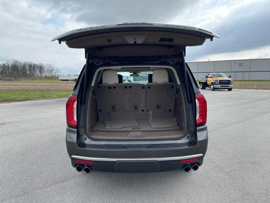 used 2021 GMC Yukon car, priced at $50,397