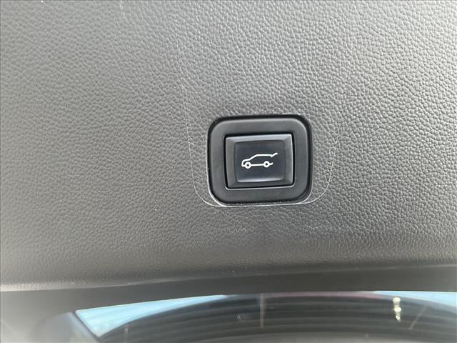 used 2023 Chevrolet Traverse car, priced at $30,614