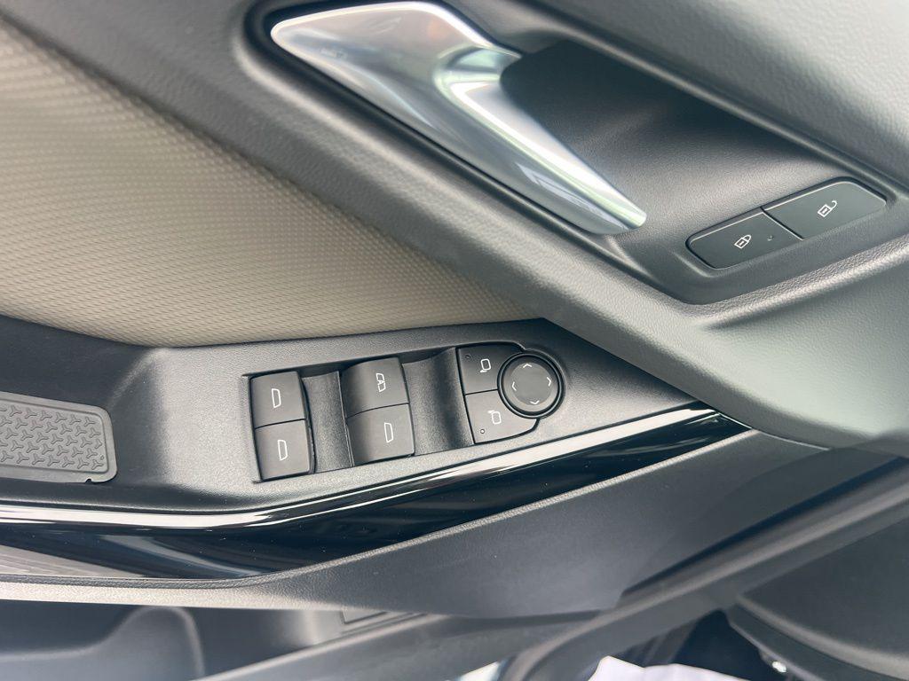 new 2026 Chevrolet Equinox car, priced at $35,640