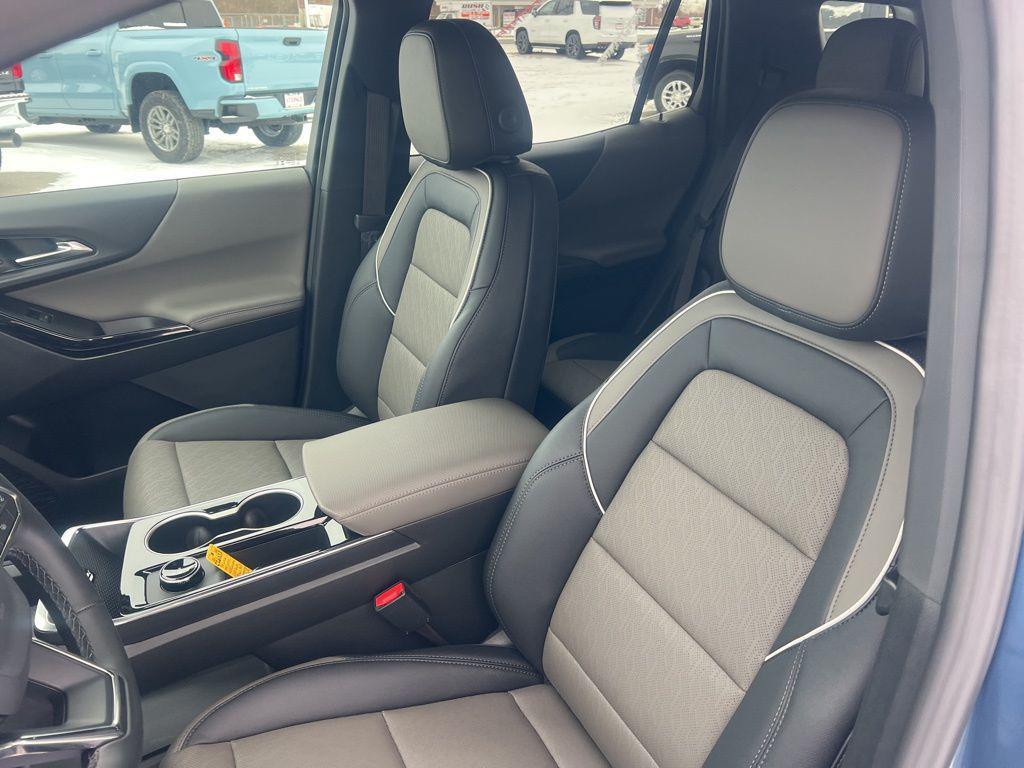 new 2026 Chevrolet Equinox car, priced at $35,640