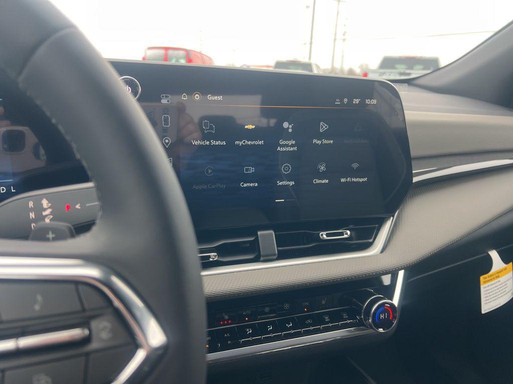 new 2026 Chevrolet Equinox car, priced at $35,640