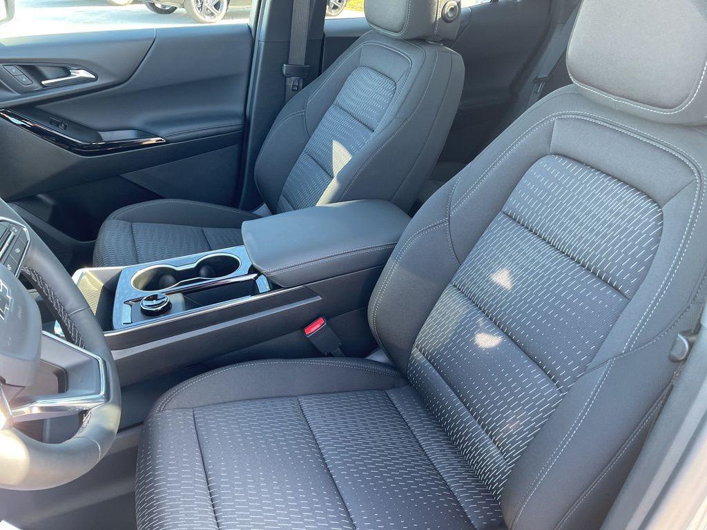 new 2026 Chevrolet Equinox car, priced at $35,733