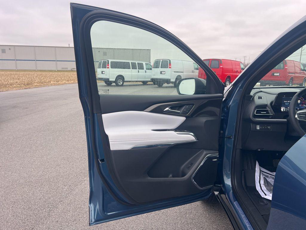 new 2026 Chevrolet Traverse car, priced at $59,100