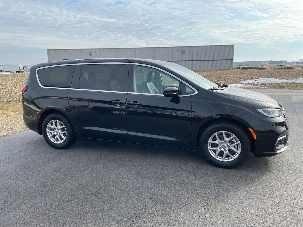 used 2024 Chrysler Pacifica car, priced at $28,582