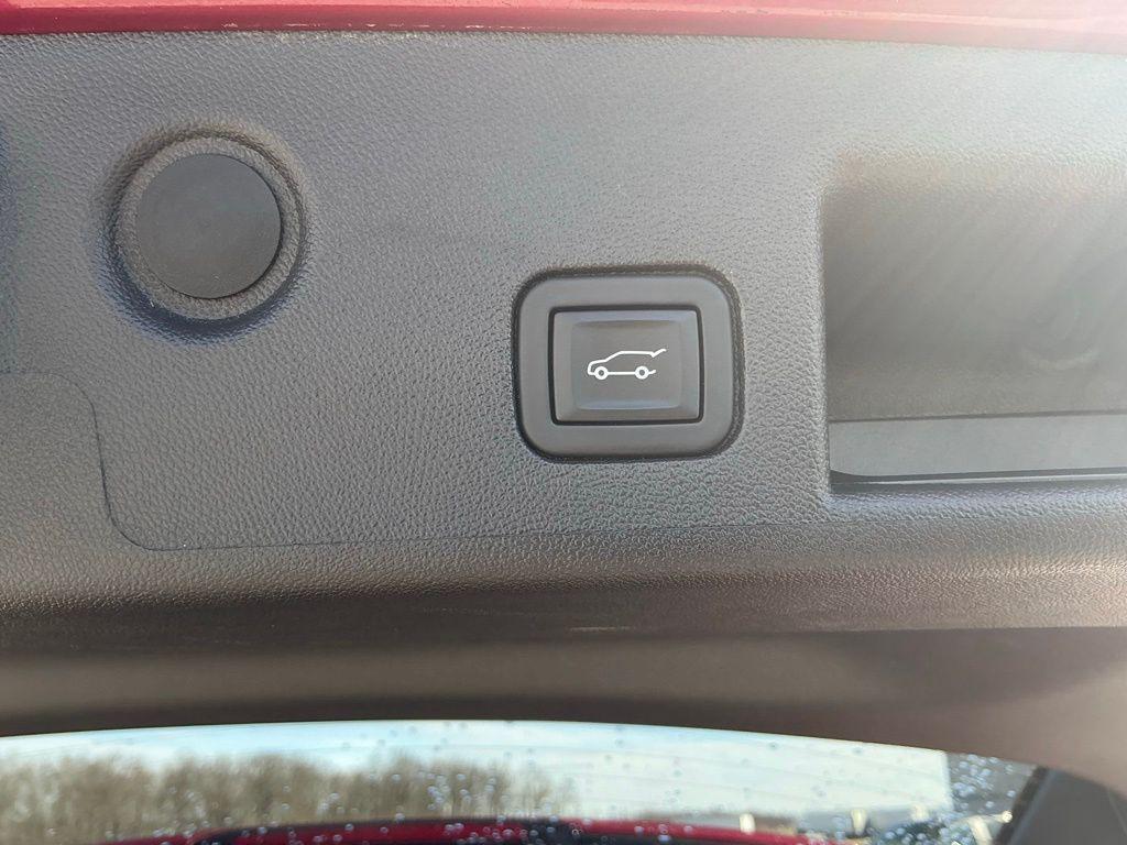 used 2023 Chevrolet Equinox car, priced at $20,703