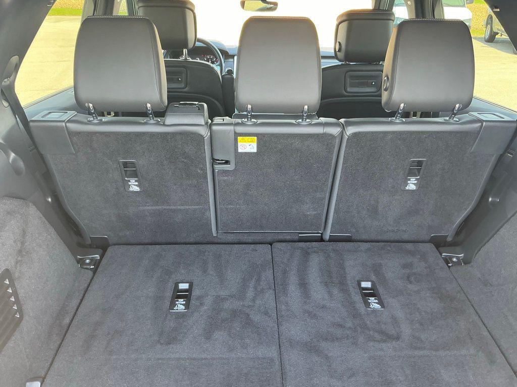 used 2023 Land Rover Discovery car, priced at $44,197