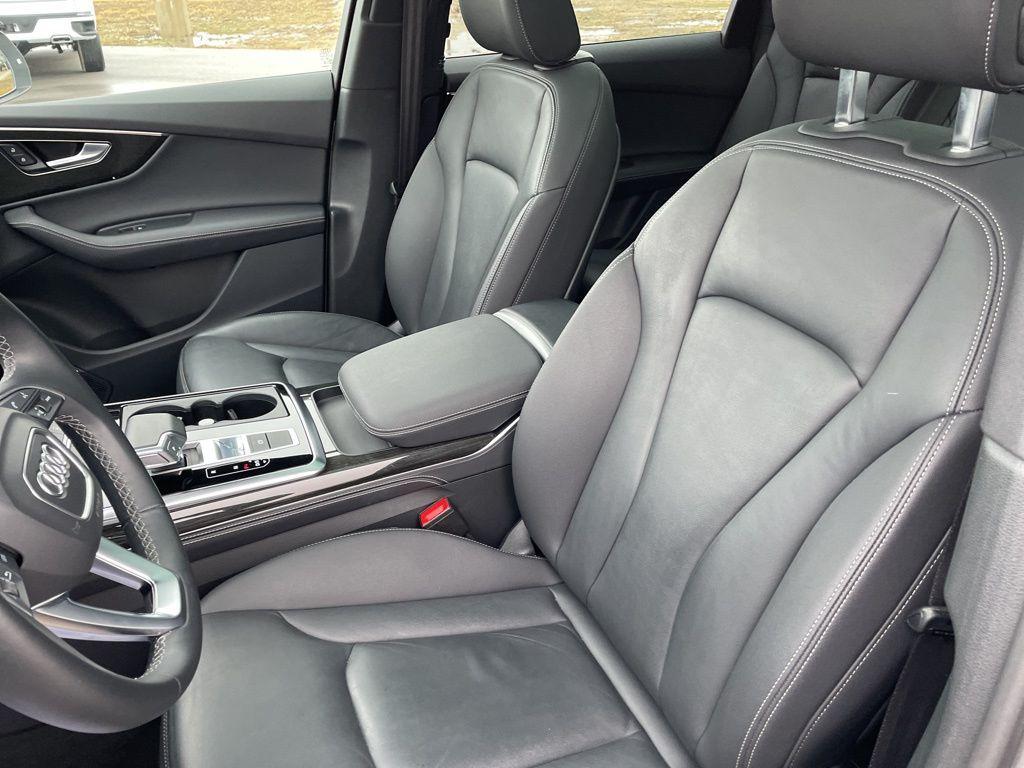 used 2025 Audi Q7 car, priced at $44,396