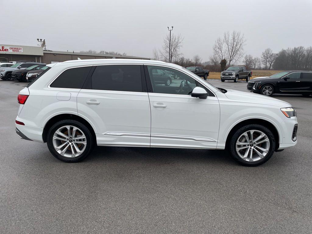 used 2025 Audi Q7 car, priced at $44,396
