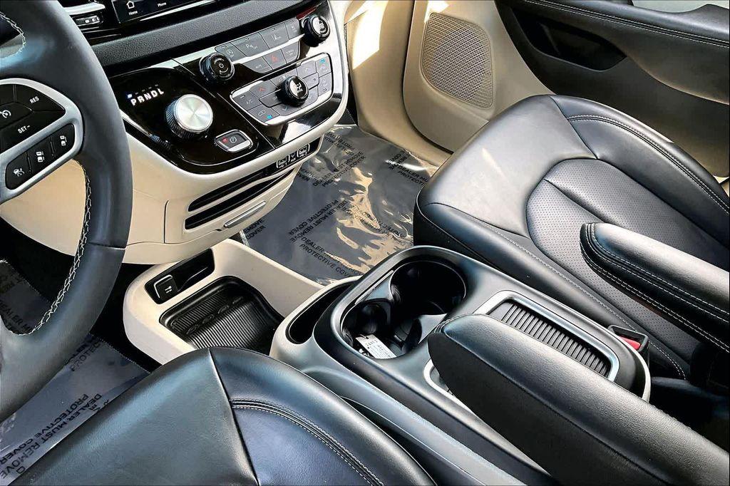 used 2024 Chrysler Pacifica car, priced at $25,262