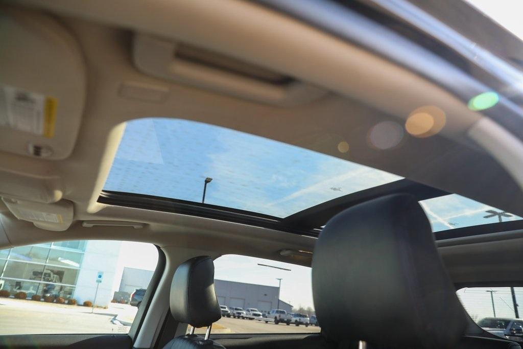 used 2024 Ford Edge car, priced at $31,997