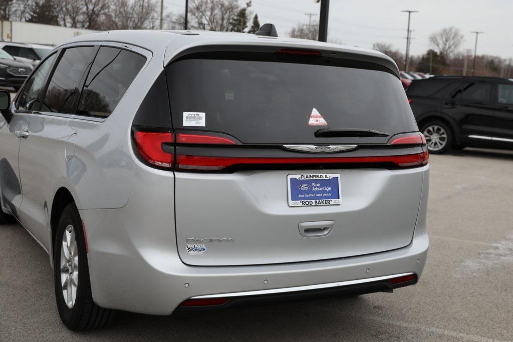 used 2024 Chrysler Pacifica car, priced at $25,795