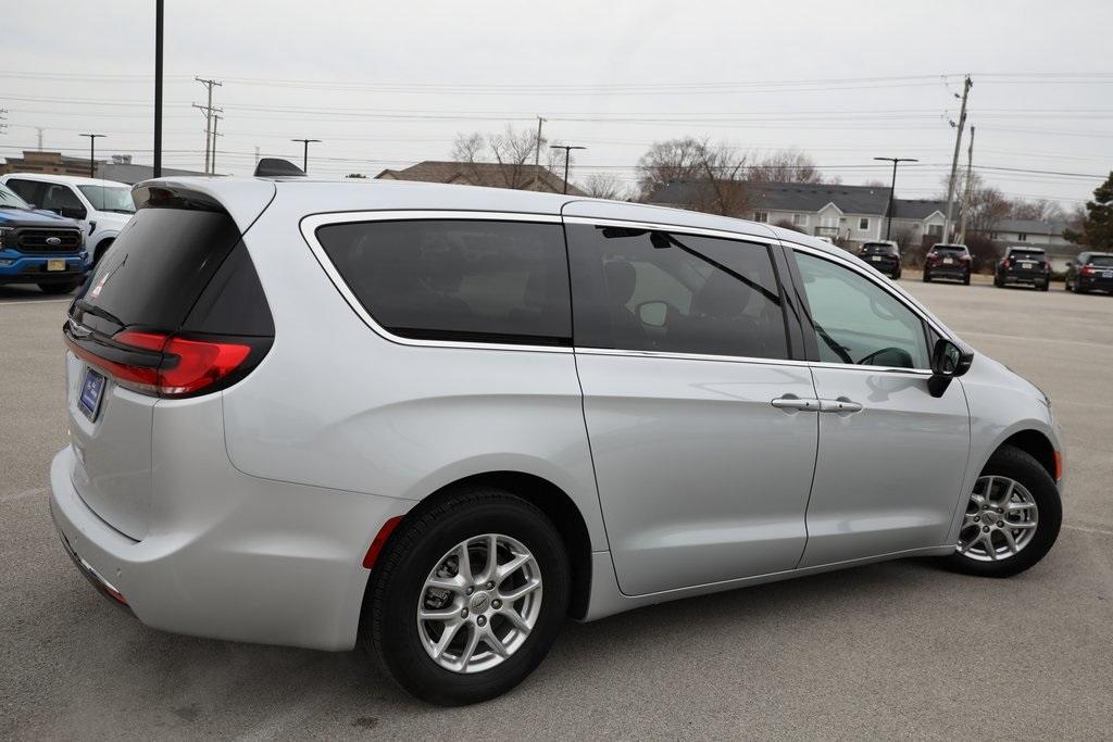 used 2024 Chrysler Pacifica car, priced at $25,795