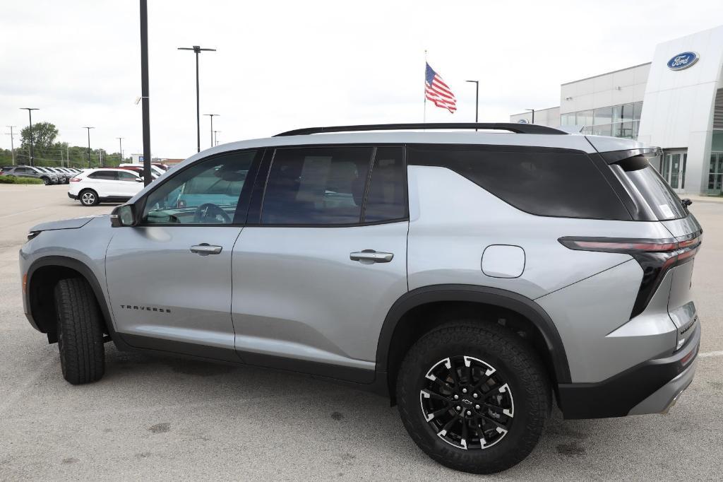 used 2025 Chevrolet Traverse car, priced at $47,992
