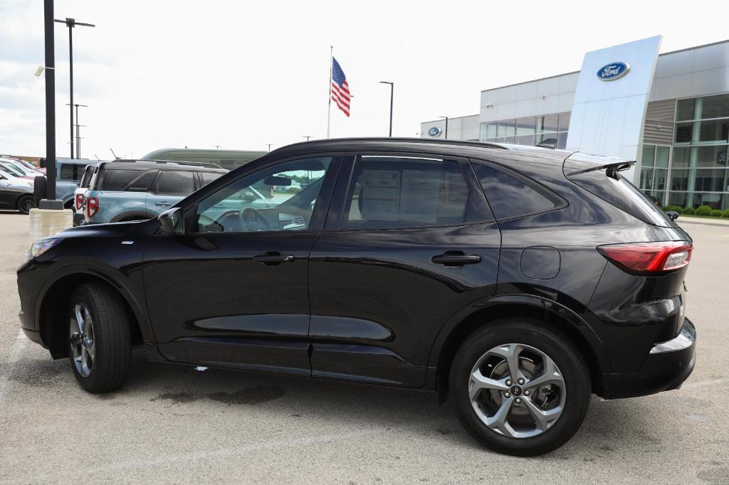 used 2023 Ford Escape car, priced at $25,492