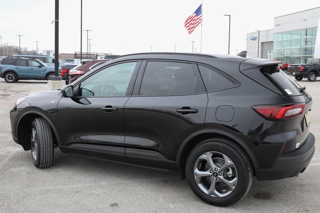 used 2025 Ford Escape car, priced at $28,977