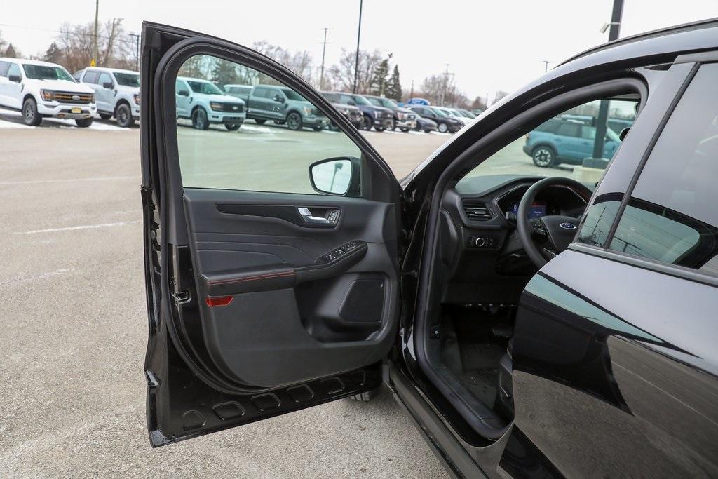 used 2025 Ford Escape car, priced at $28,977