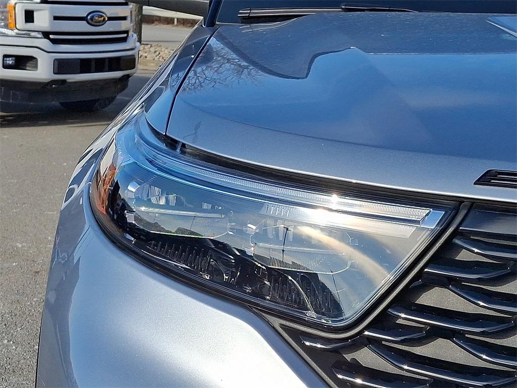 used 2024 Ford Explorer car, priced at $37,275