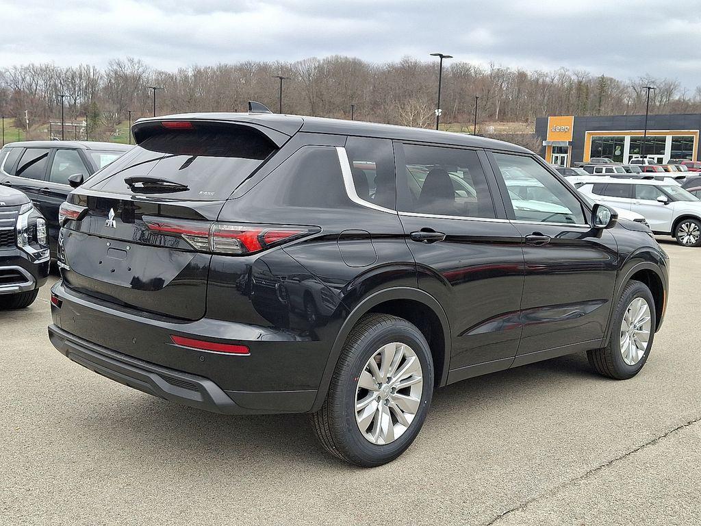 new 2026 Mitsubishi Outlander car, priced at $31,205