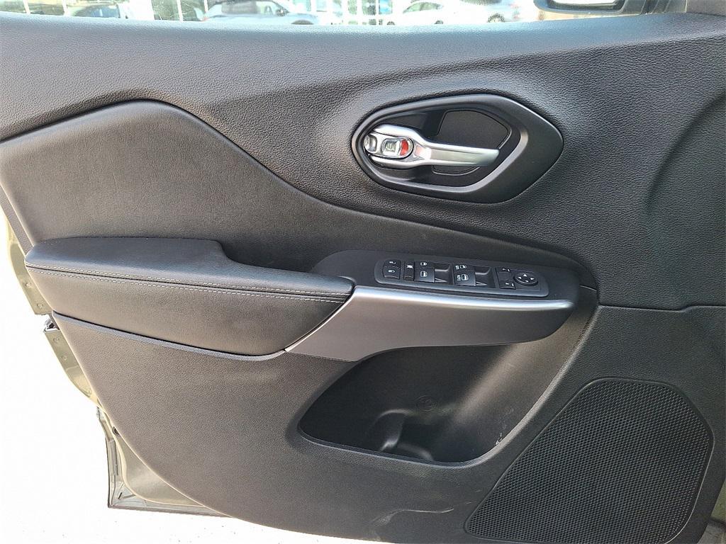 used 2021 Jeep Cherokee car, priced at $22,990