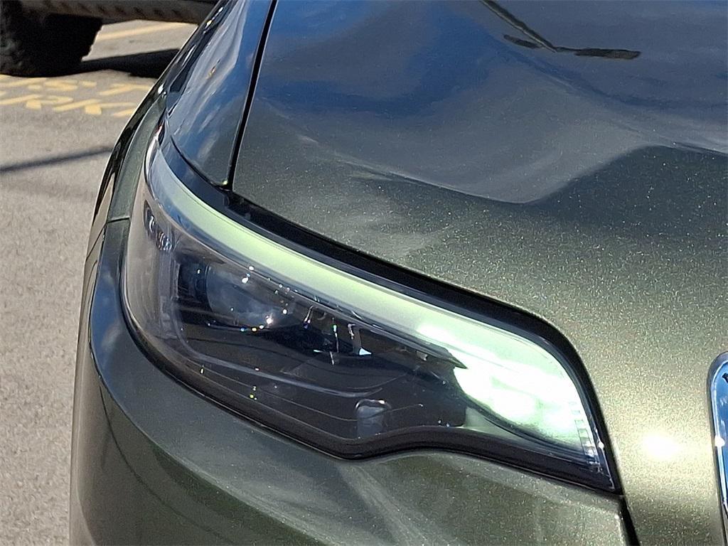 used 2021 Jeep Cherokee car, priced at $22,990