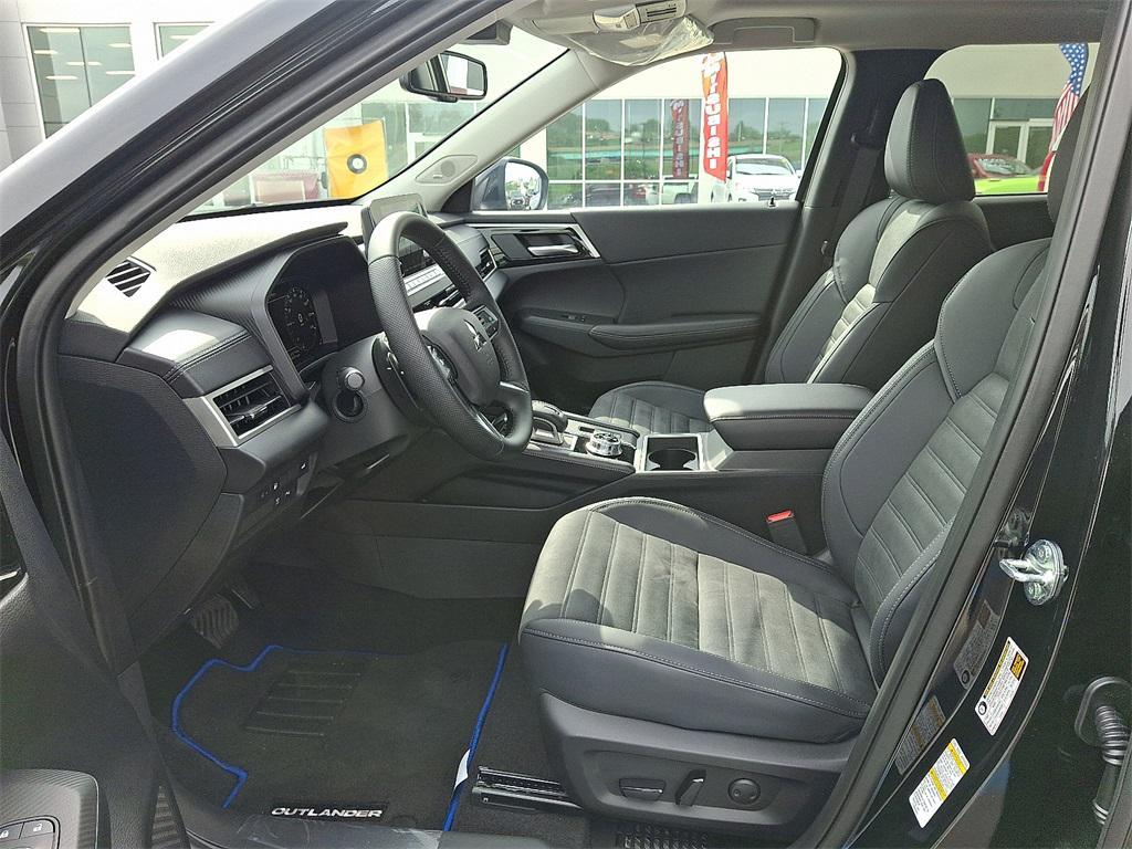 new 2025 Mitsubishi Outlander PHEV car, priced at $38,560