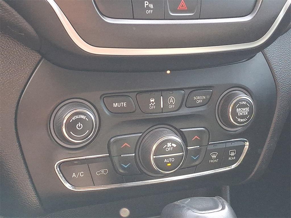 used 2019 Jeep Cherokee car, priced at $17,795