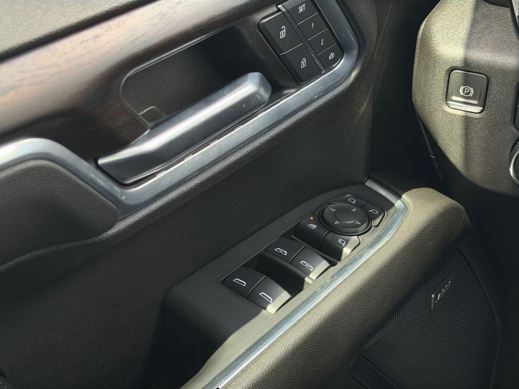 used 2022 GMC Sierra 1500 car, priced at $36,017