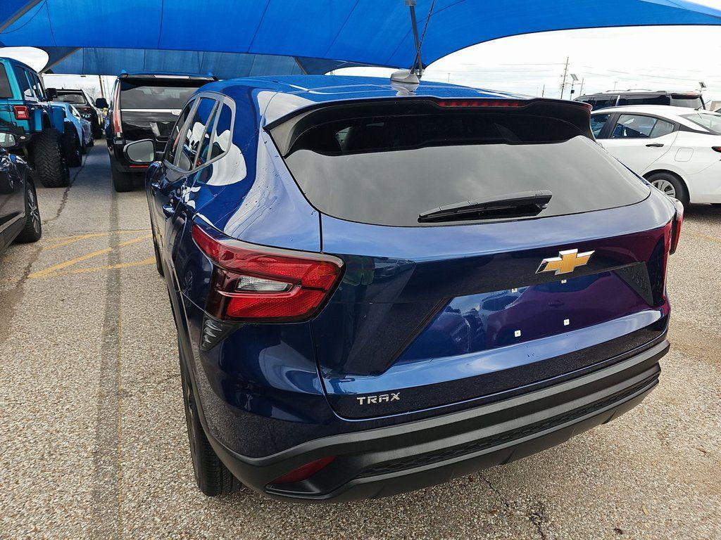 used 2024 Chevrolet Trax car, priced at $19,401