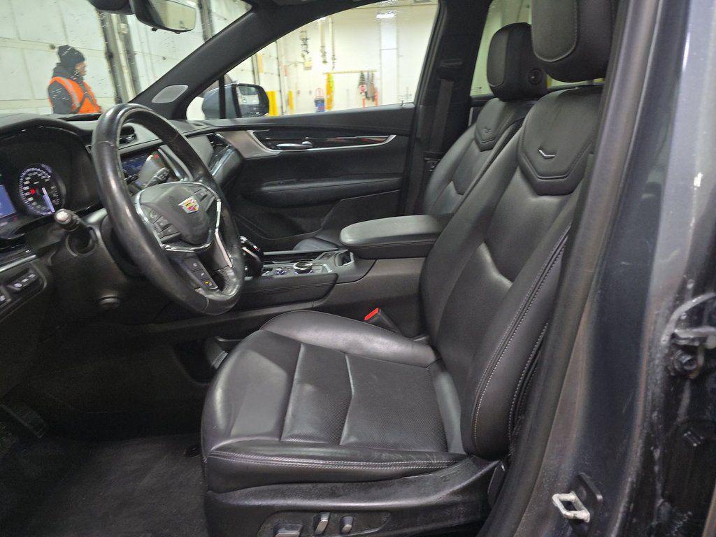 used 2021 Cadillac XT5 car, priced at $26,897