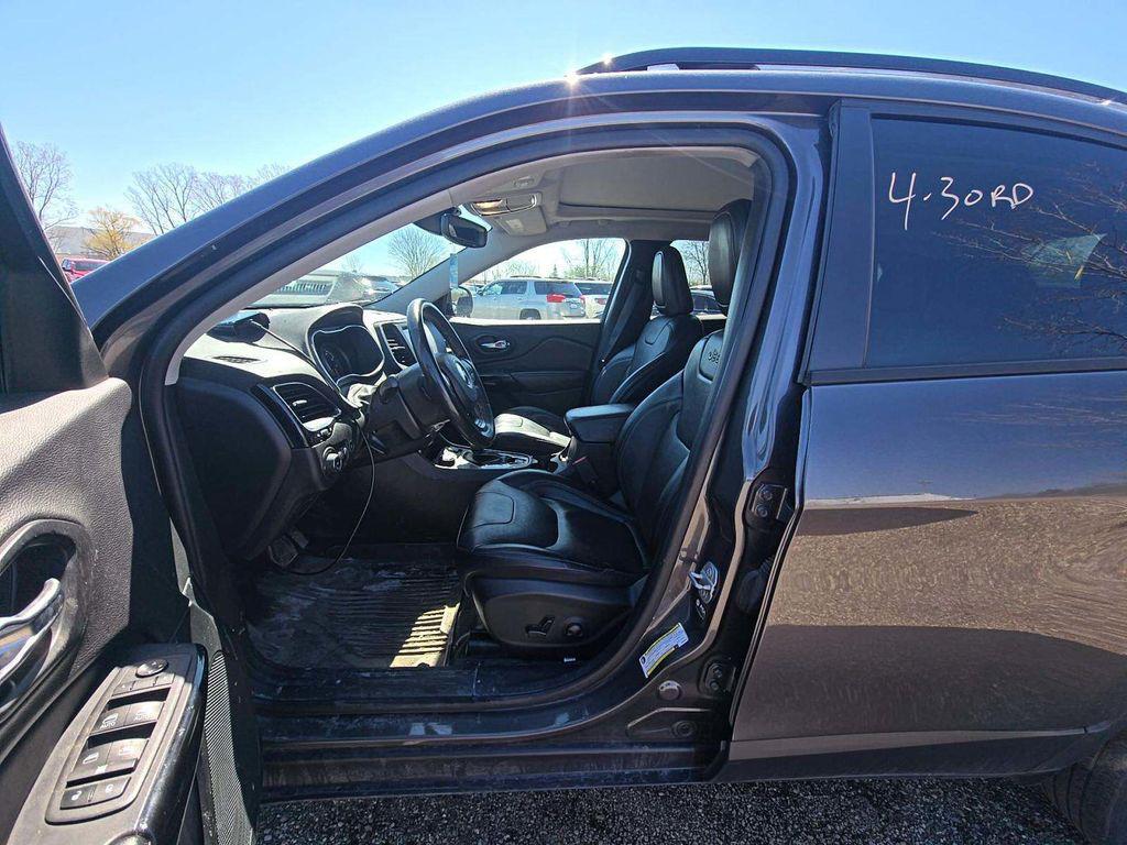 used 2022 Jeep Cherokee car, priced at $21,369