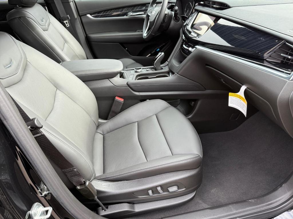new 2025 Cadillac XT6 car, priced at $57,765