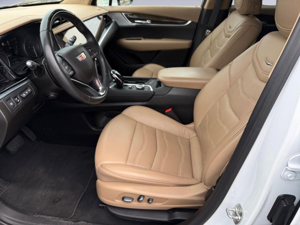 used 2024 Cadillac XT6 car, priced at $54,995
