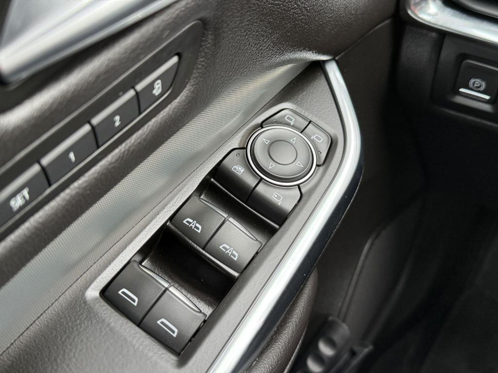 used 2022 Cadillac XT4 car, priced at $30,996